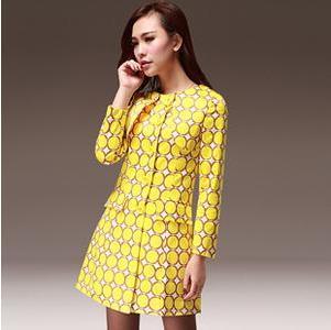 曼天雨服飾加盟店面案例與產(chǎn)品展示解析